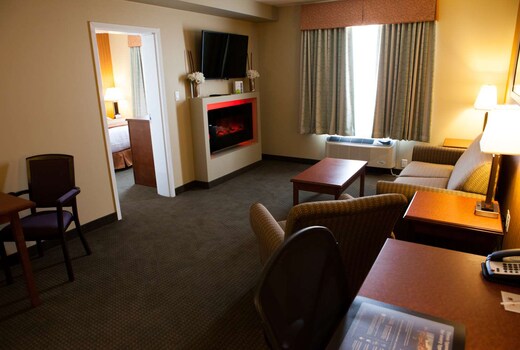 Best Western Plus Service Inn & Suites