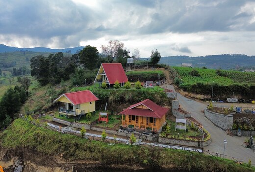 Cloudy Nandy Hills Poombarai