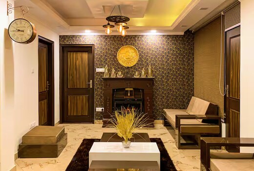 Uptown Boutique Home 2: 2 BHK with drive-in