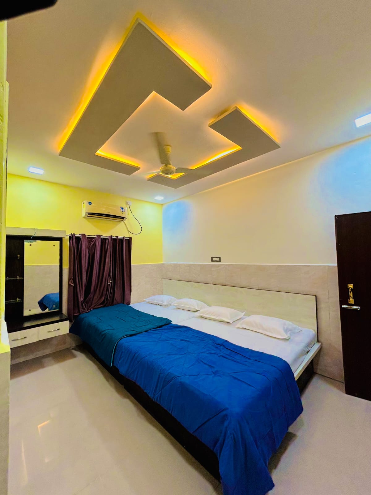 Hotel Vaishnavi And Lodge