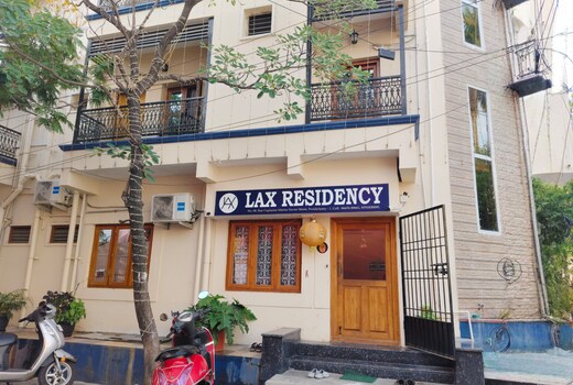 Hotel Lax Residency