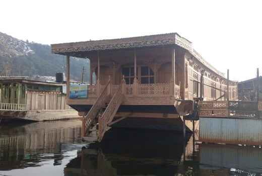 Houseboat Middle East