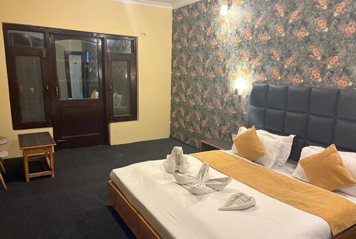Kashmir Holiday Lodge