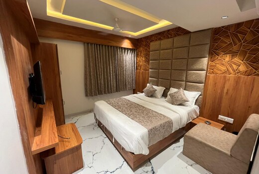 Hotel Lotus Pink