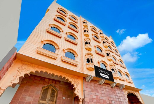 Townhouse Oak Varanasi IP Sigra Mall