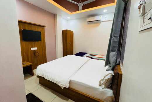 Shri Bhola Jagdishwaram Hotel