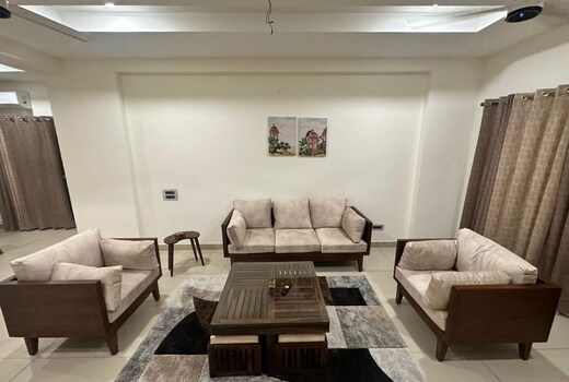 4BHK Luxe Apartment | RootHouse By The BigBear