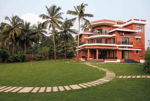 Tatasth Beach Villa by EWA