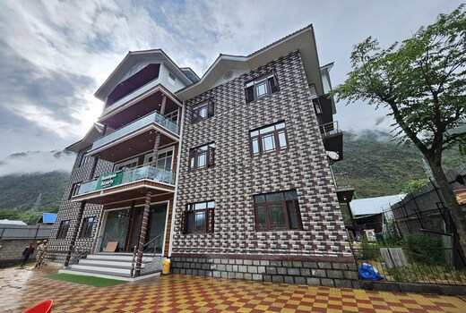 Hotel Iqbal