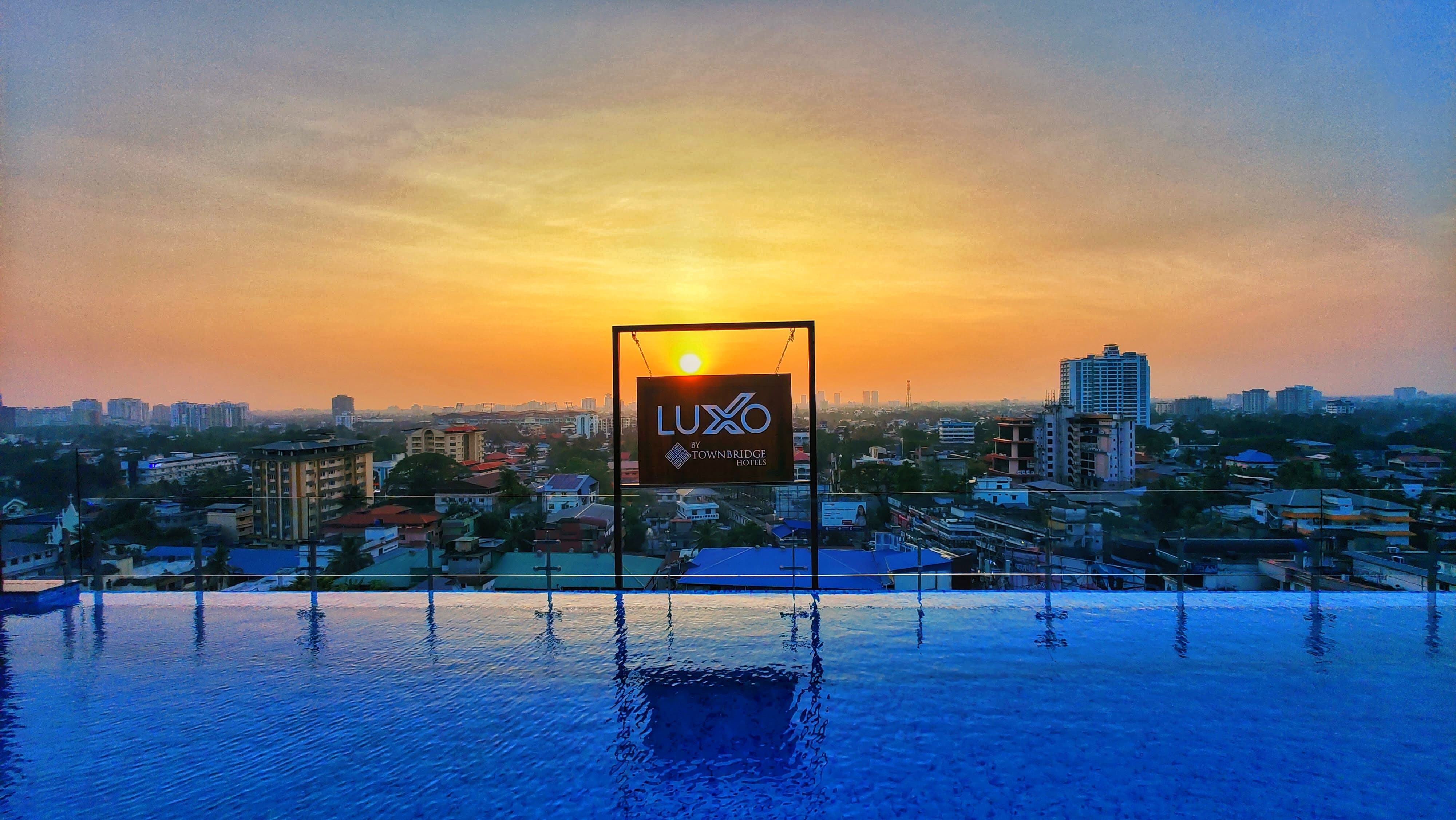 LUXO KOCHI