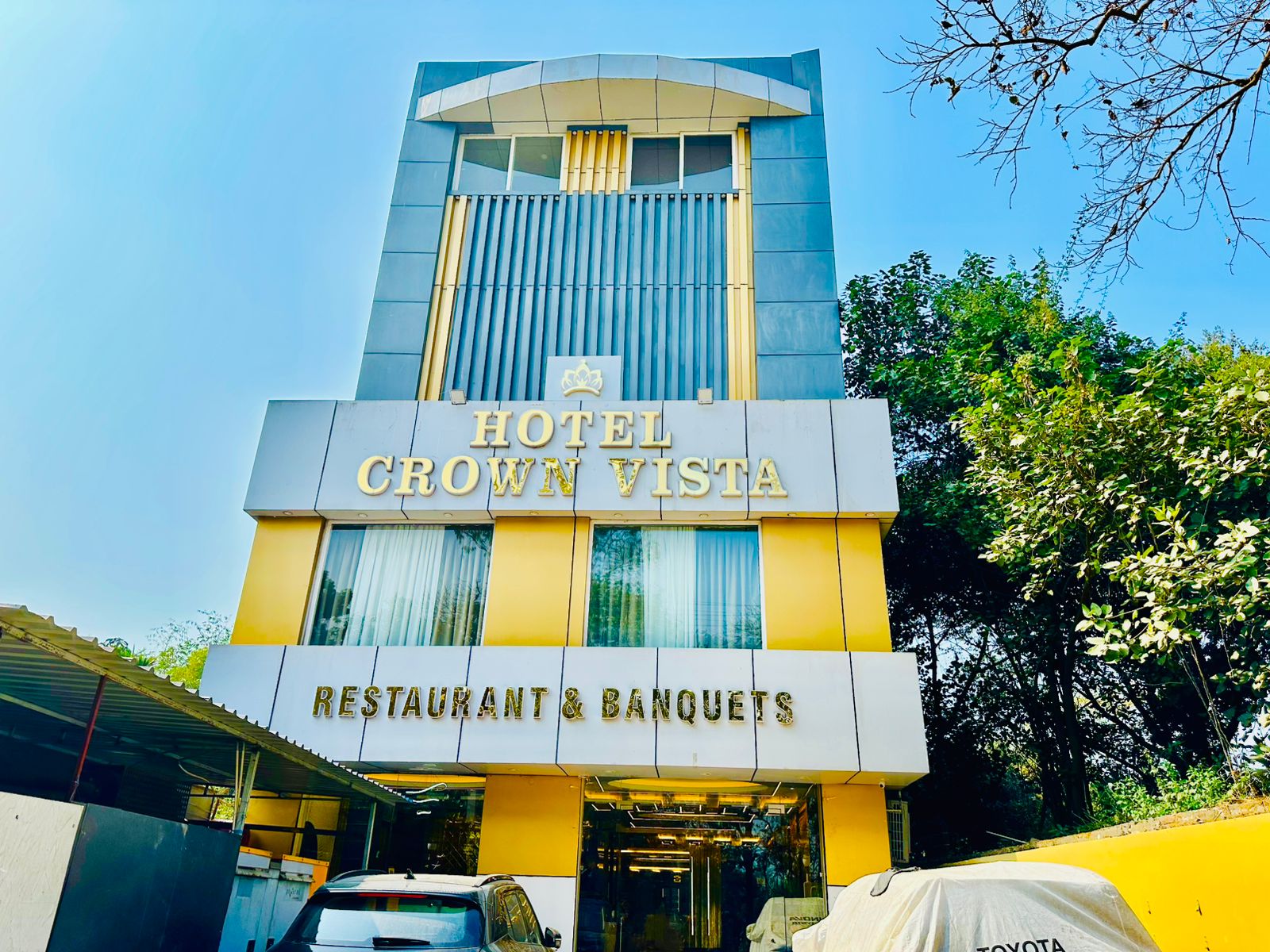 HOTEL CROWN VISTA