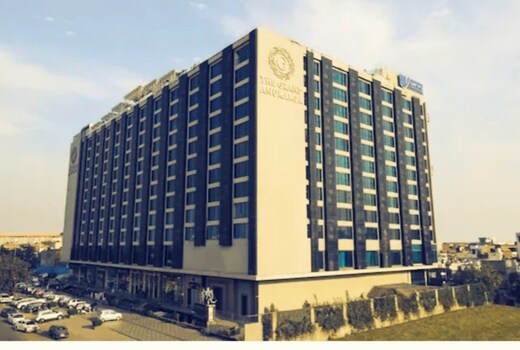 The grand Morning Suites