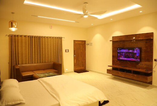 Hills Pride A luxurious Stay at Nandi