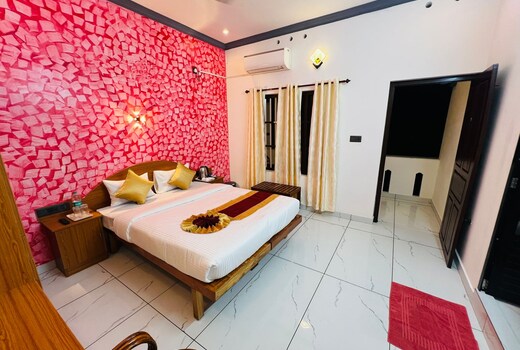 Aura Retreat