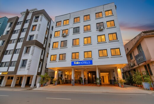 FabHotel The White House