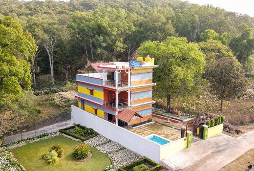 Thendral Resort - 5 Bedroom Villa with Private Pool & Party Hall