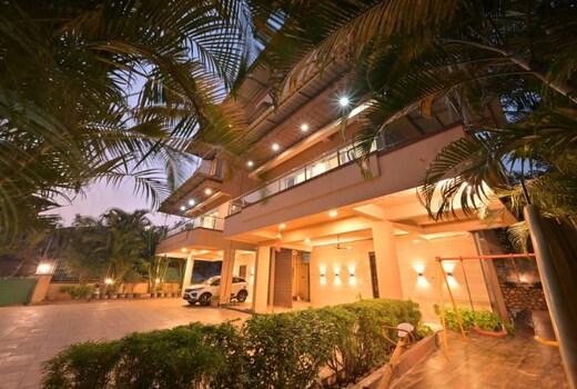 IIZZ Villa
