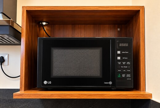 Lapstay EO445 - Stylish Studio Apartment with Jaccuzzi