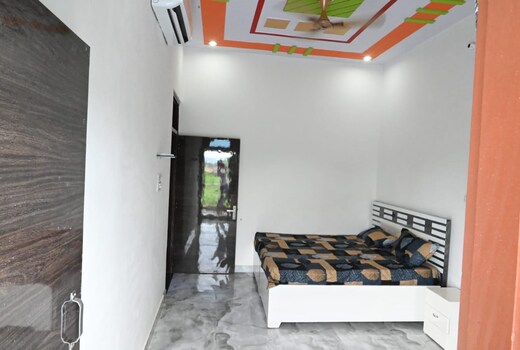 RIYA GUEST HOUSE AND RESTAURANT