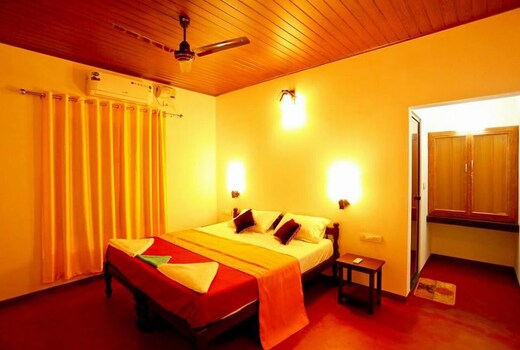 Marari Charlys Homestay