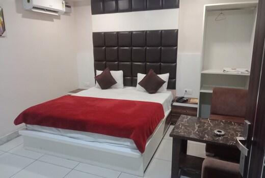 The Way Point Hotel