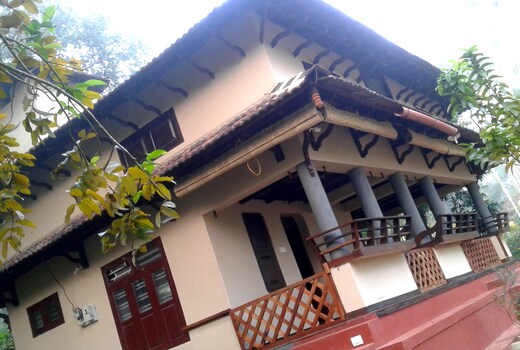 Fernvale Eco - The Farm House