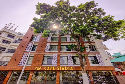 STADIA INN