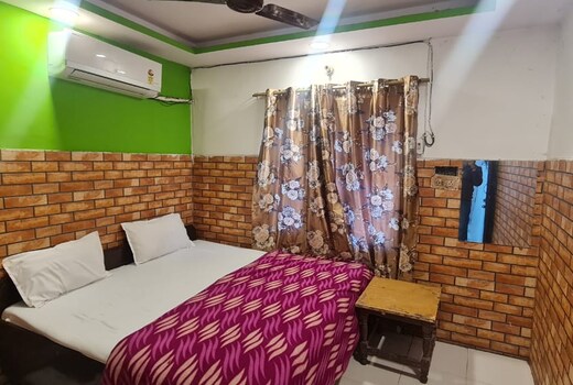 Hotel Radha Krishna lodge