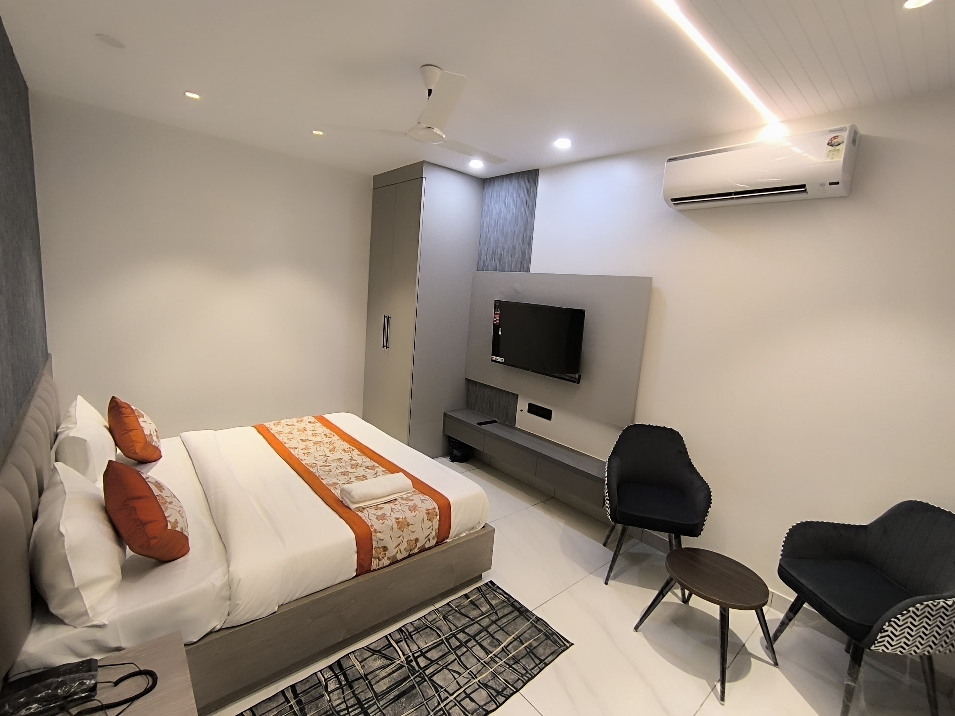 Hotel 7 Star Rohini
