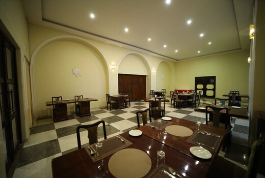 Hotel De Paris