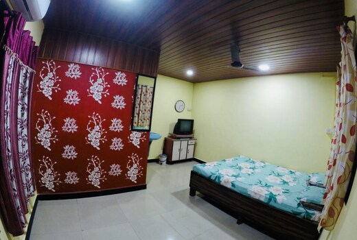 Chogle guest house