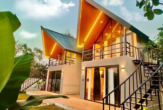 Janai Farm Machan House with Pvt Jacuzzi