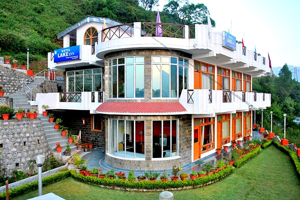 Hotel Lake Inn