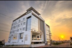 Patel Comforts Inn and Suites