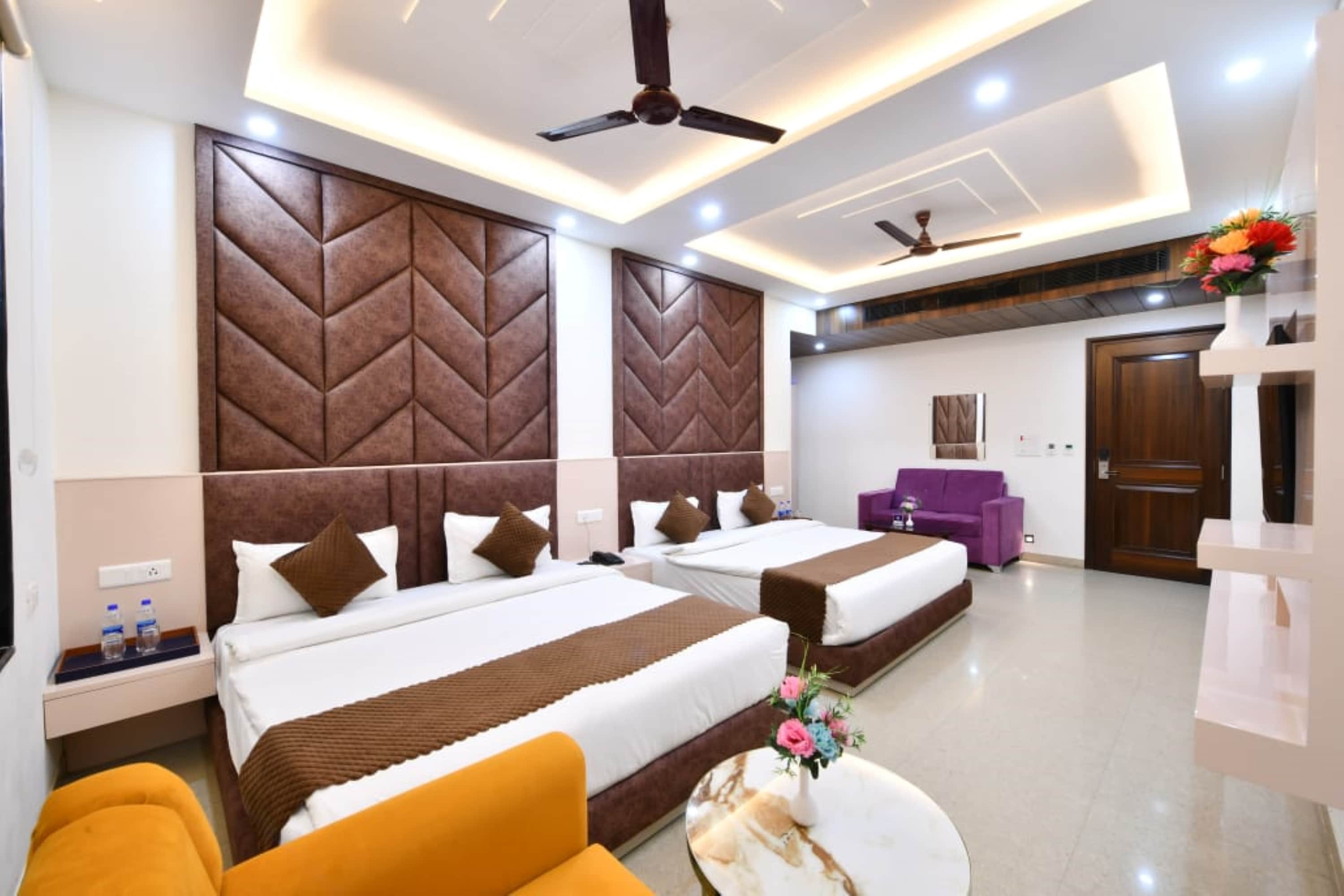 Click Hotel Narayana - Tap to explore photos
