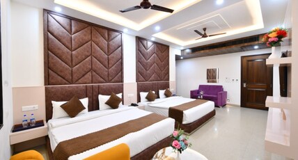 Click Hotel Narayana Room Type - Premium Room