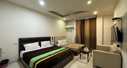Hotel Rockland Room Type - Standard Classic Room with City View