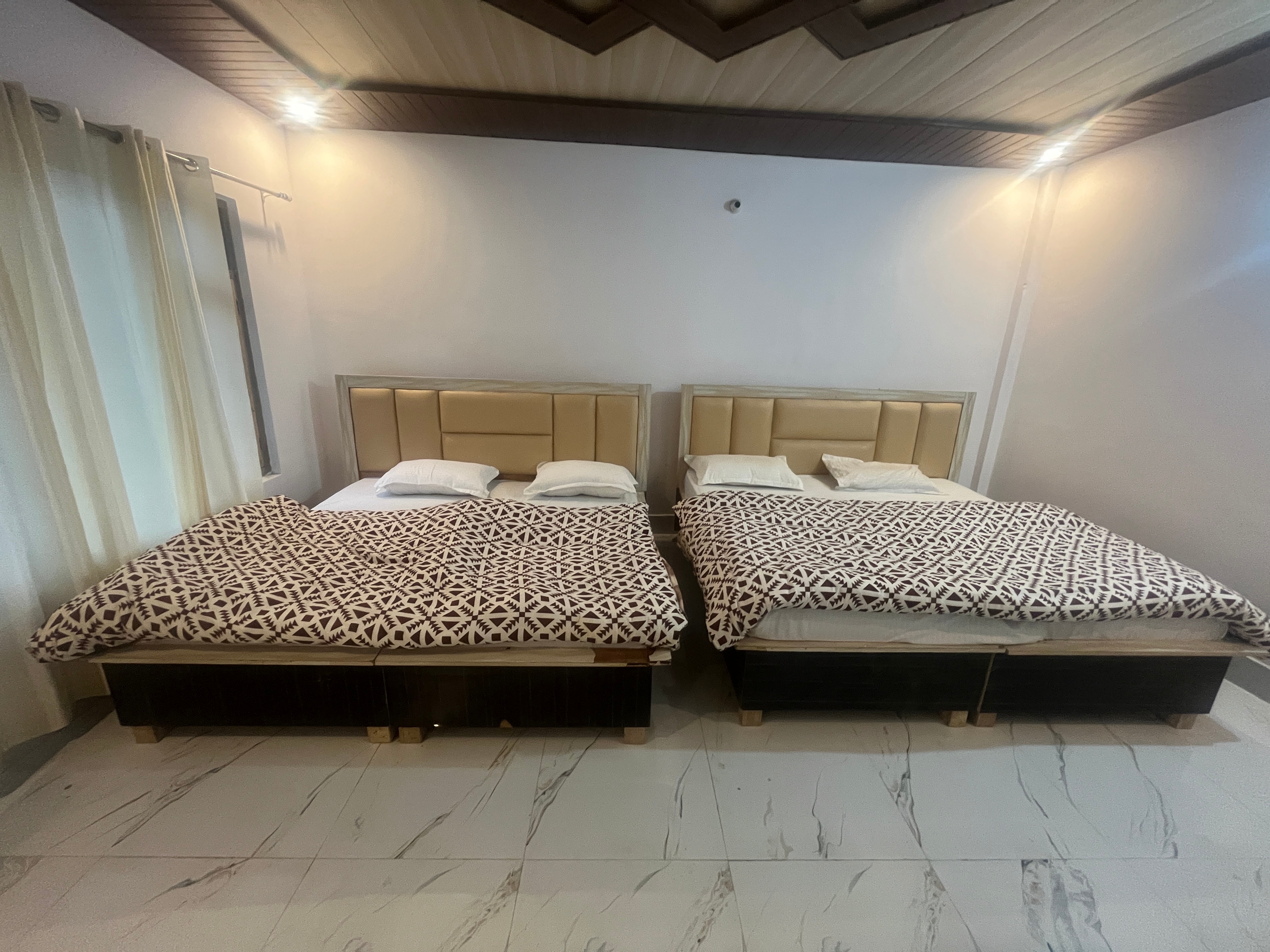 Hotel Santosh - Tap to explore photos