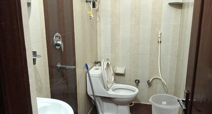 VATS VILLA : Feels like Home & Facilitates like Hotel Room Type - King Room with Balcony