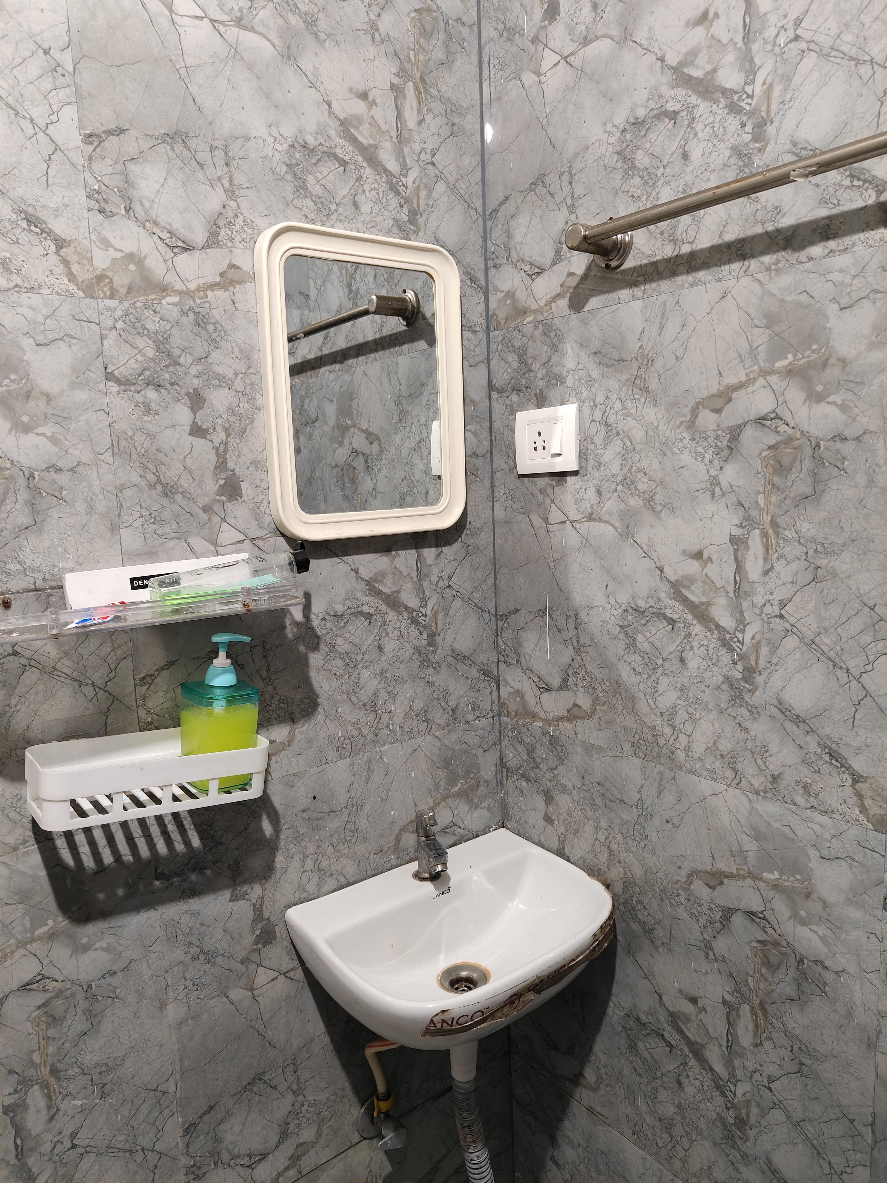 Easystayy PG - Tap to explore photos
