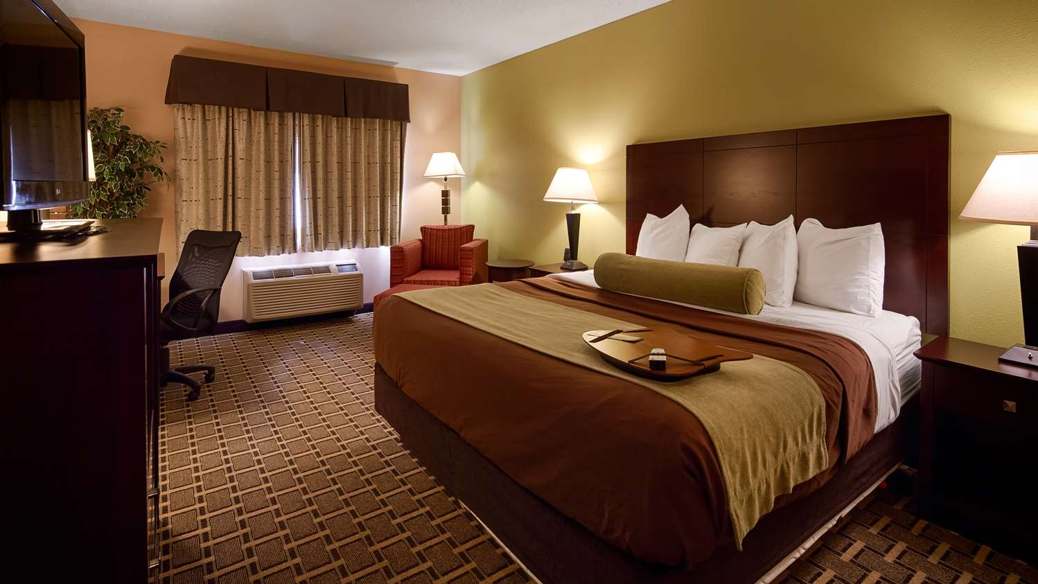 Best Western Plus Executive Inn - Tap to explore photos