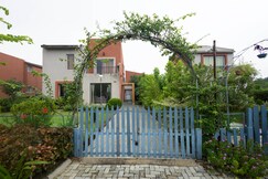 Raichak Green Villa by JadeCaps AC 3BHK Garden