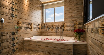 Hotel Udai Median | Rooms with Bathtub | Near Sukhdia Circle, Udaipur Room Type - Udai Premium Room with Bathtub & Balcony