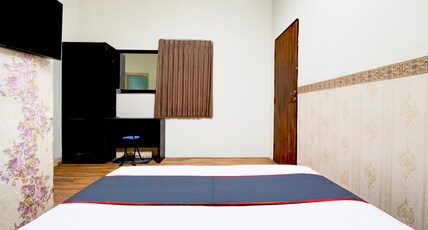 Hotel O Mega Inn Guest House Room Type - Indonesia Standard Double Hotel O Mega Inn Guest House Room Type - Indonesia Standard Double