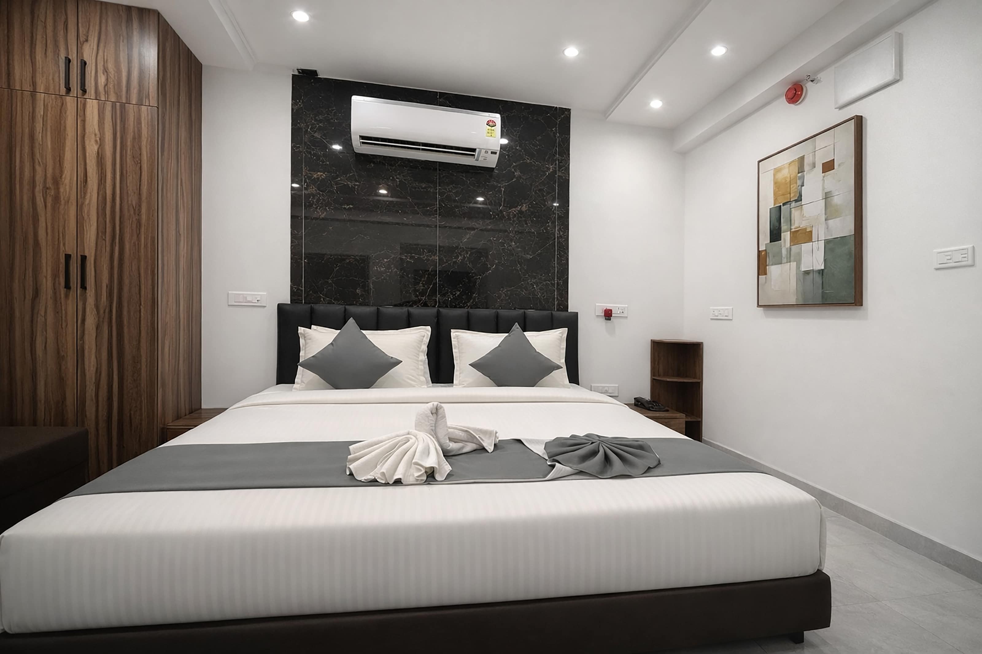 Click Hotel Gachibowli Hyderabad-HITEC City - Tap to explore photos