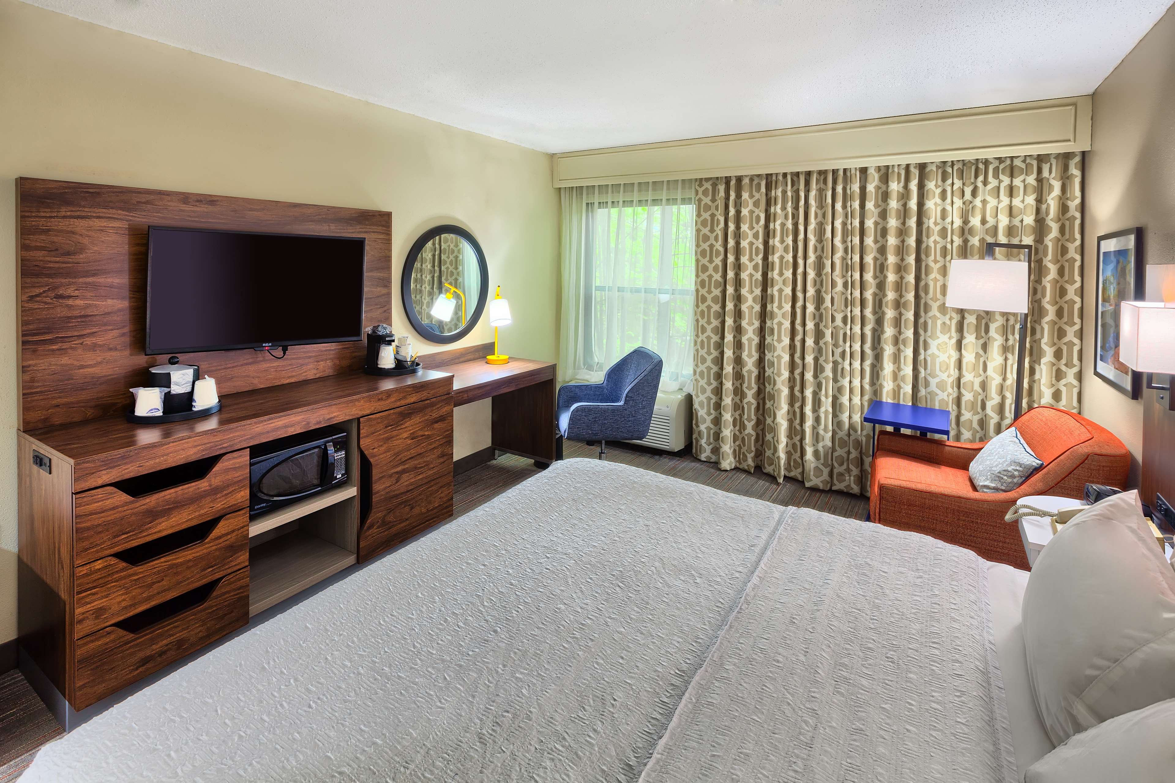 HAMPTON INN RALEIGH GARNER - Tap to explore photos