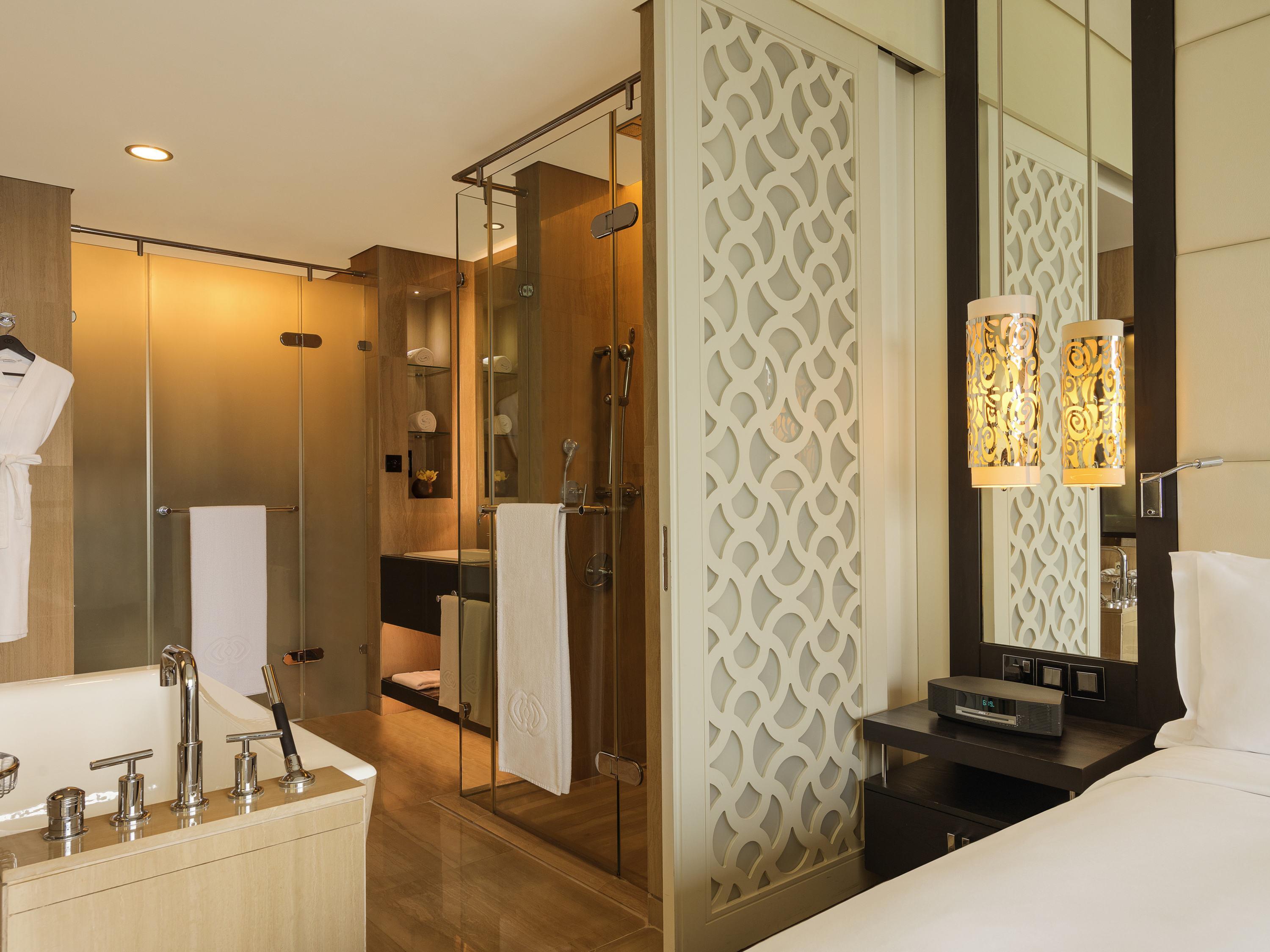 Sofitel Abu Dhabi Corniche - Tap to explore photos
