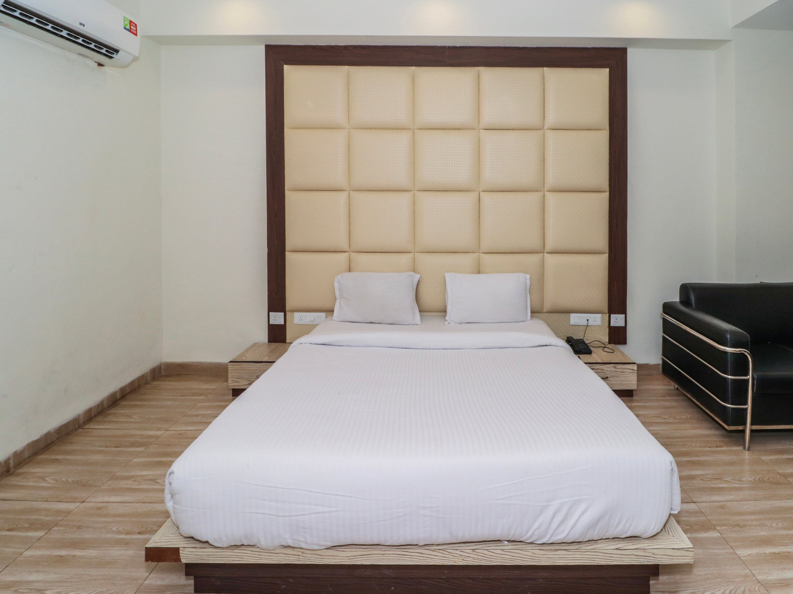 HOTEL PREMIUM FLEMINGO - Tap to explore photos
