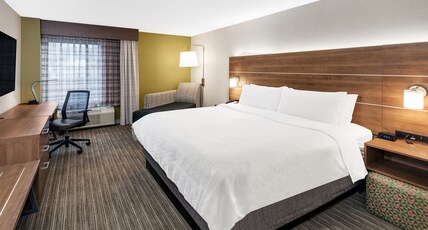 Holiday Inn Express & Suites Tilton Room Type - 1 King Bed Standard Mobil Access Tub