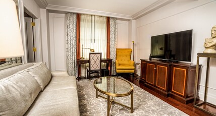 InterContinental New York Barclay Room Type - Classic Suite InterContinental New York Barclay Room Type - Classic Suite